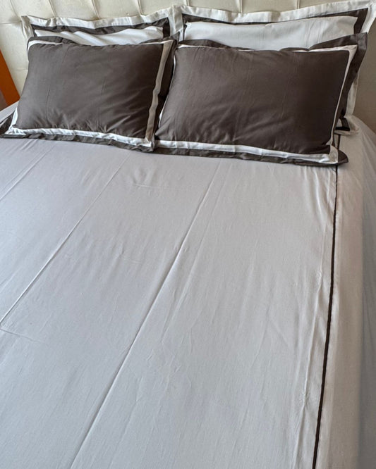 Borderline White Grey