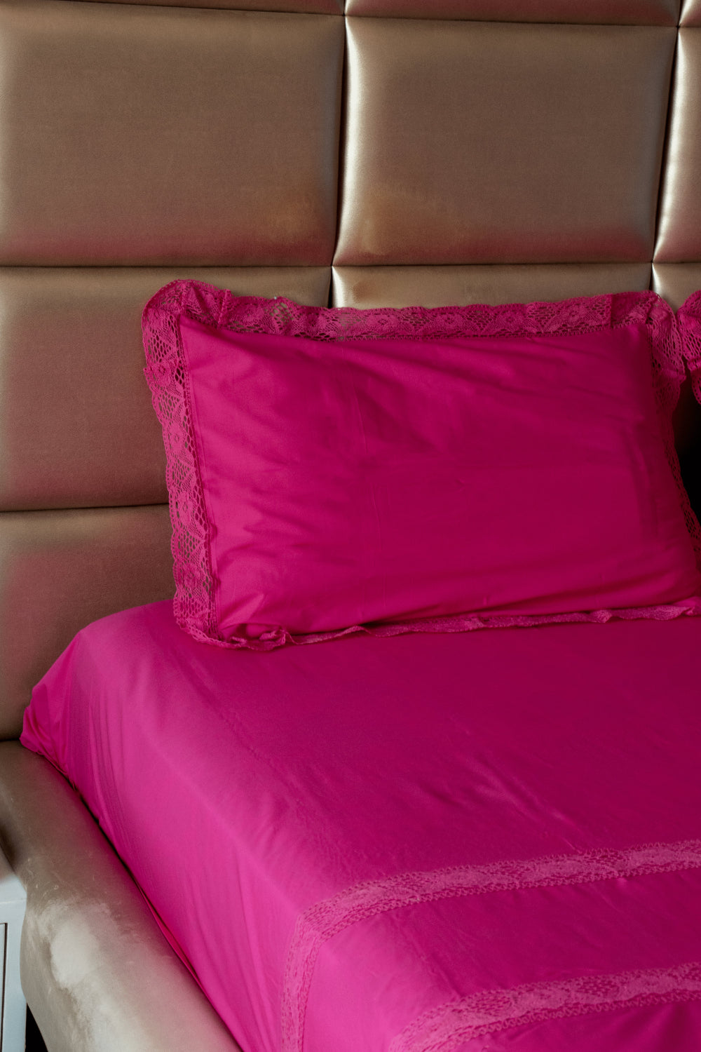 Bougainvillea Bedsheet Set with Laces