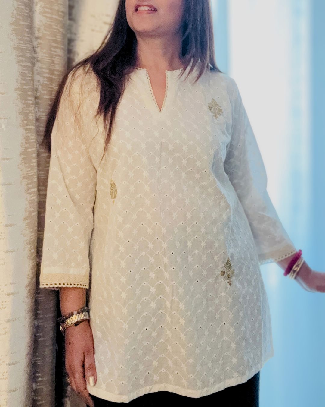 Zari Offwhite Hakoba tunic