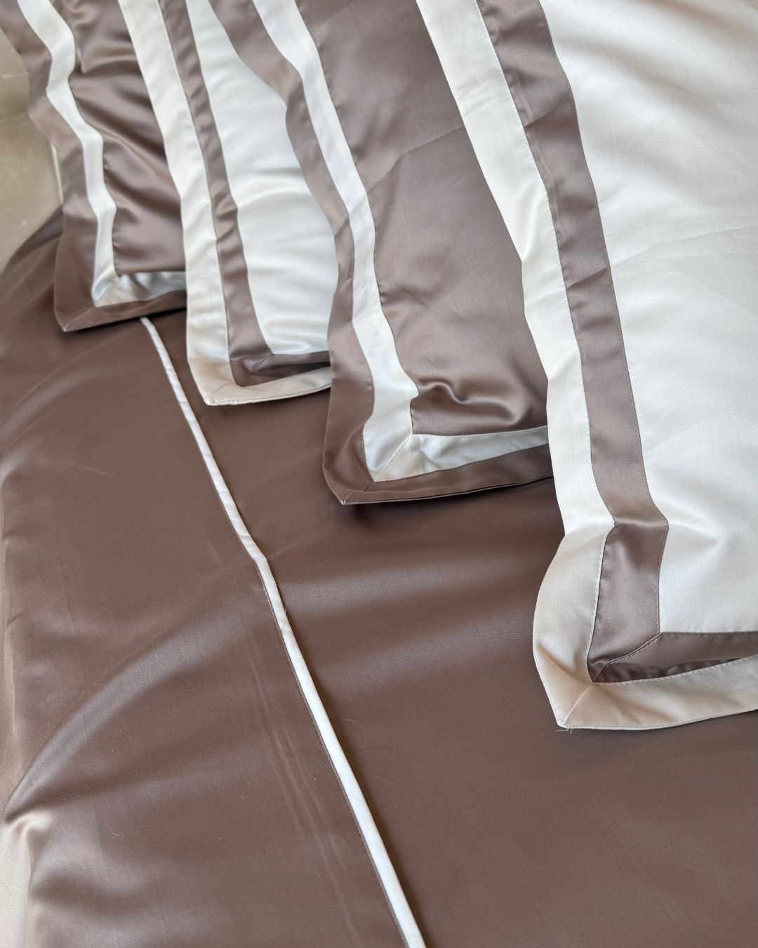 Borderline Taupe Ivory