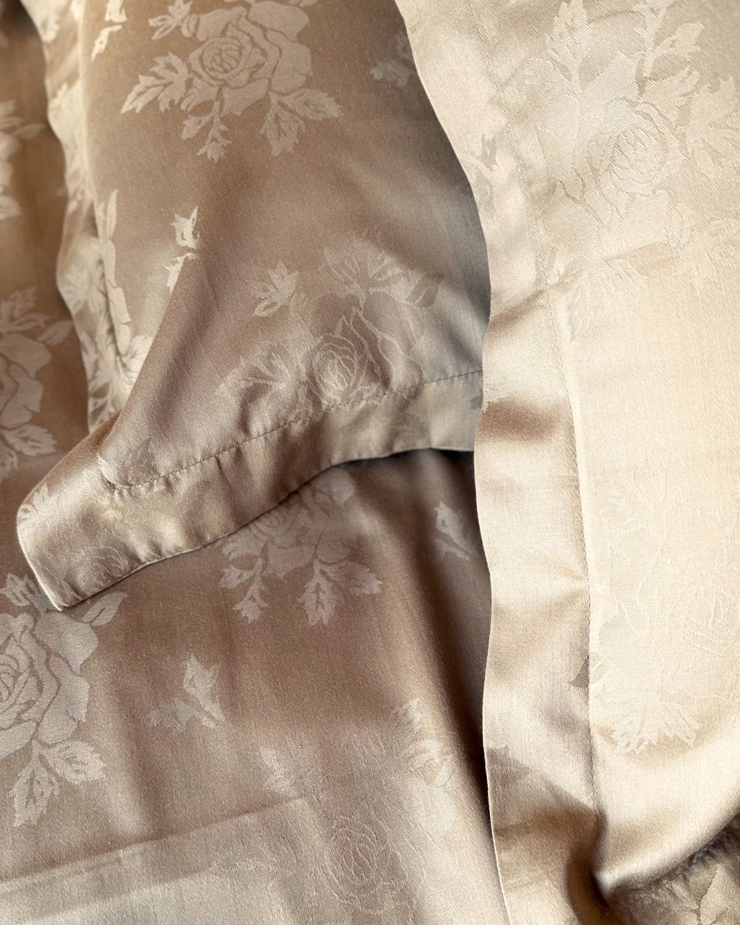 Jacquard Rose Beige Bedsheet Set