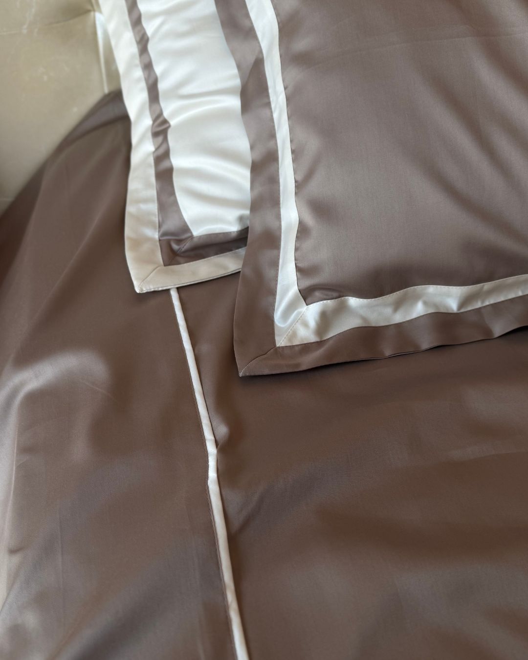 Borderline Taupe Ivory