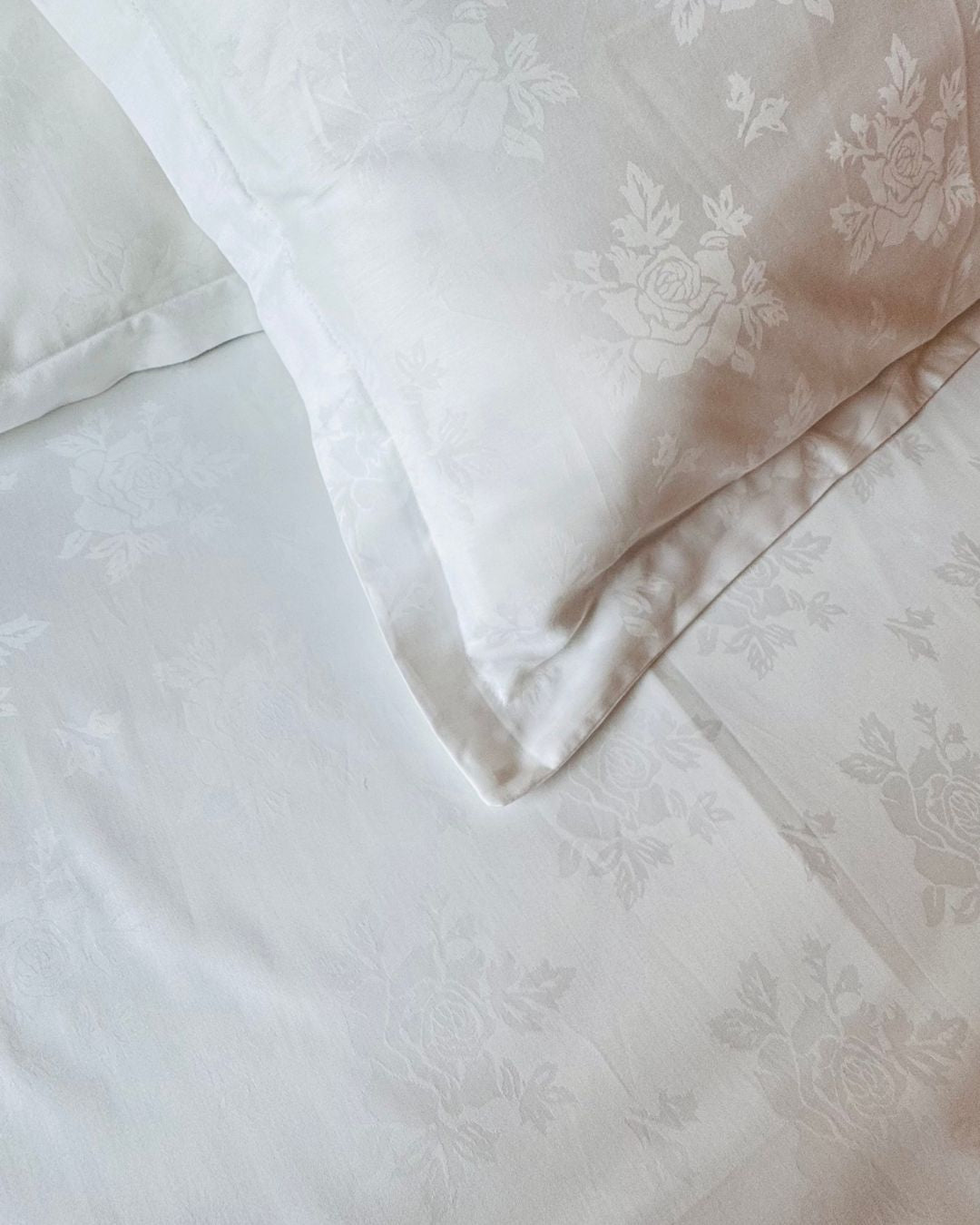 Jacquard White Rose Bedsheet Set
