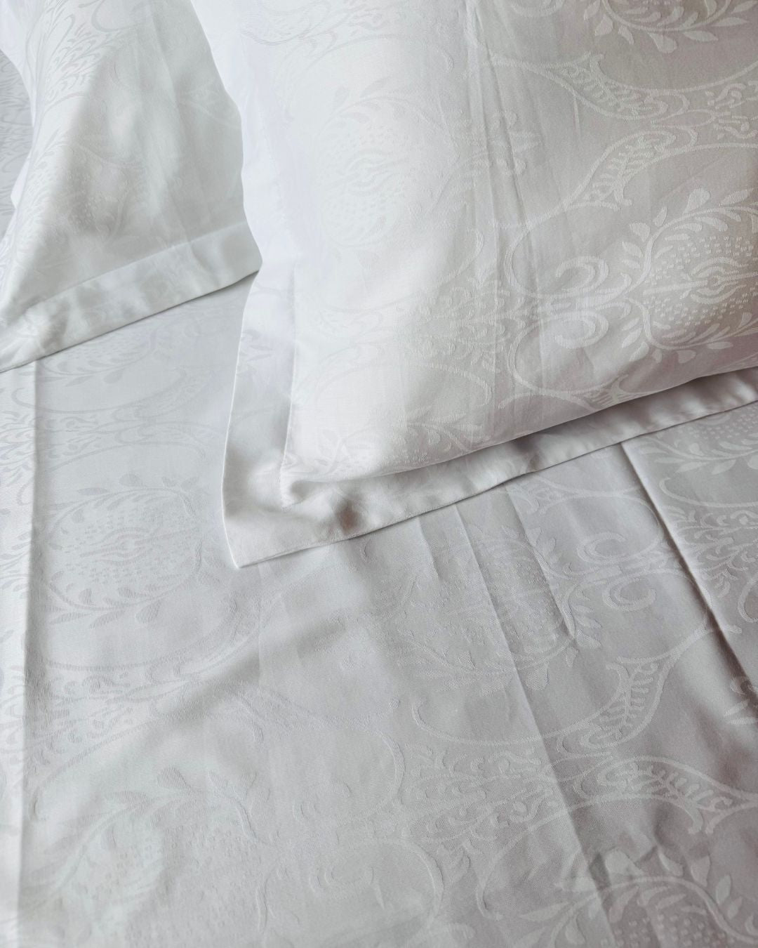 Jacquard Tulip White Bedsheet Set