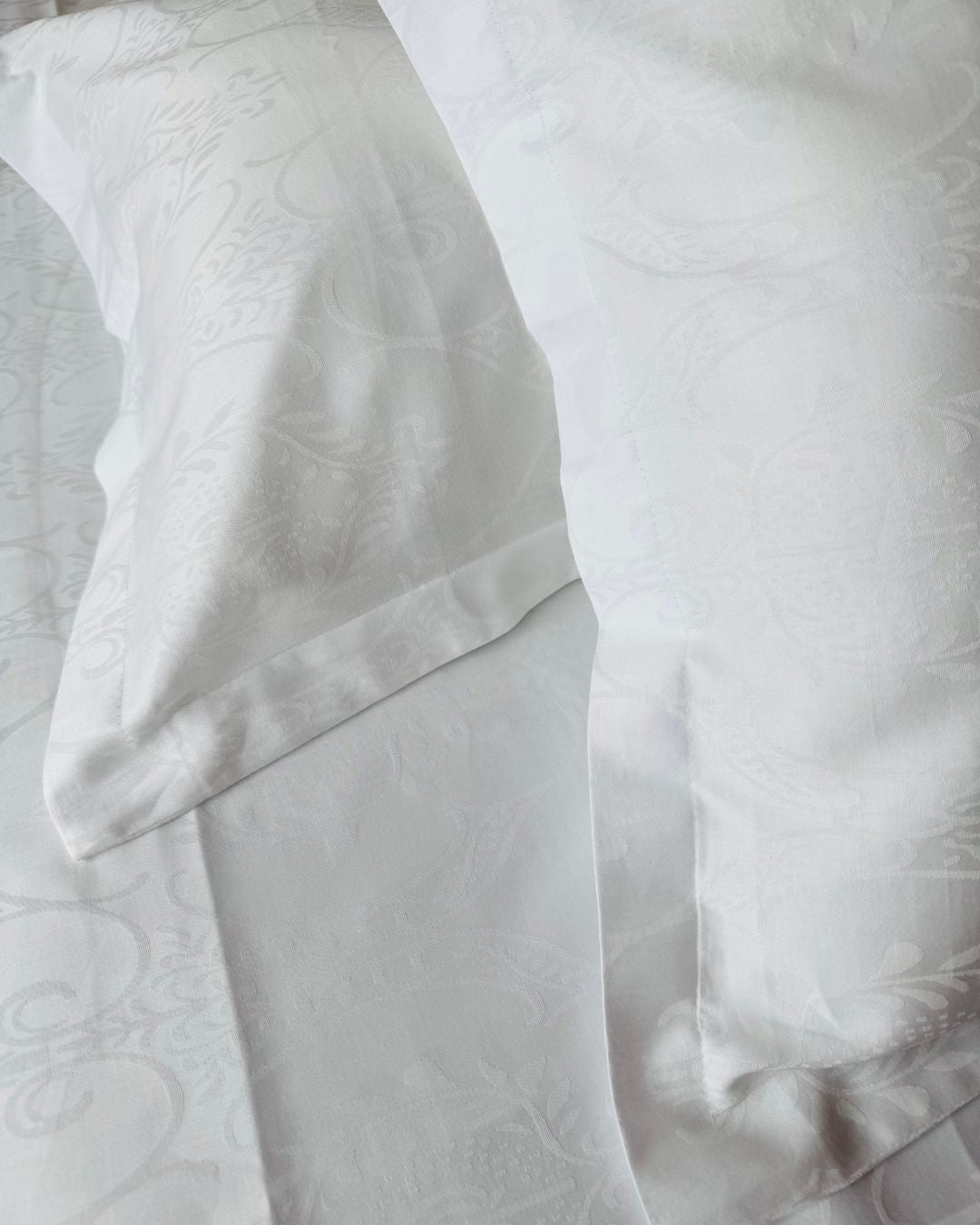 Jacquard Tulip White Bedsheet Set