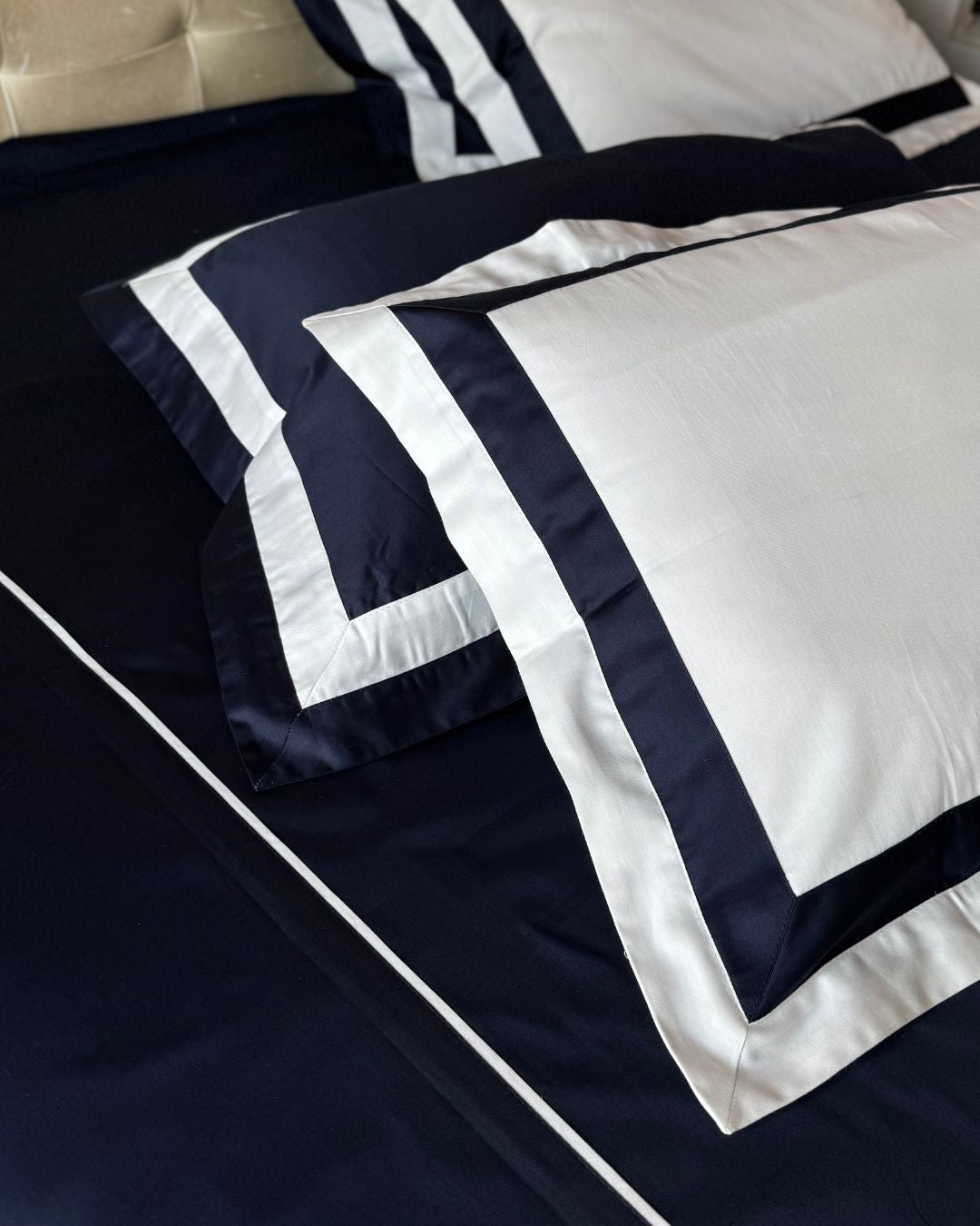 Borderline Navy White