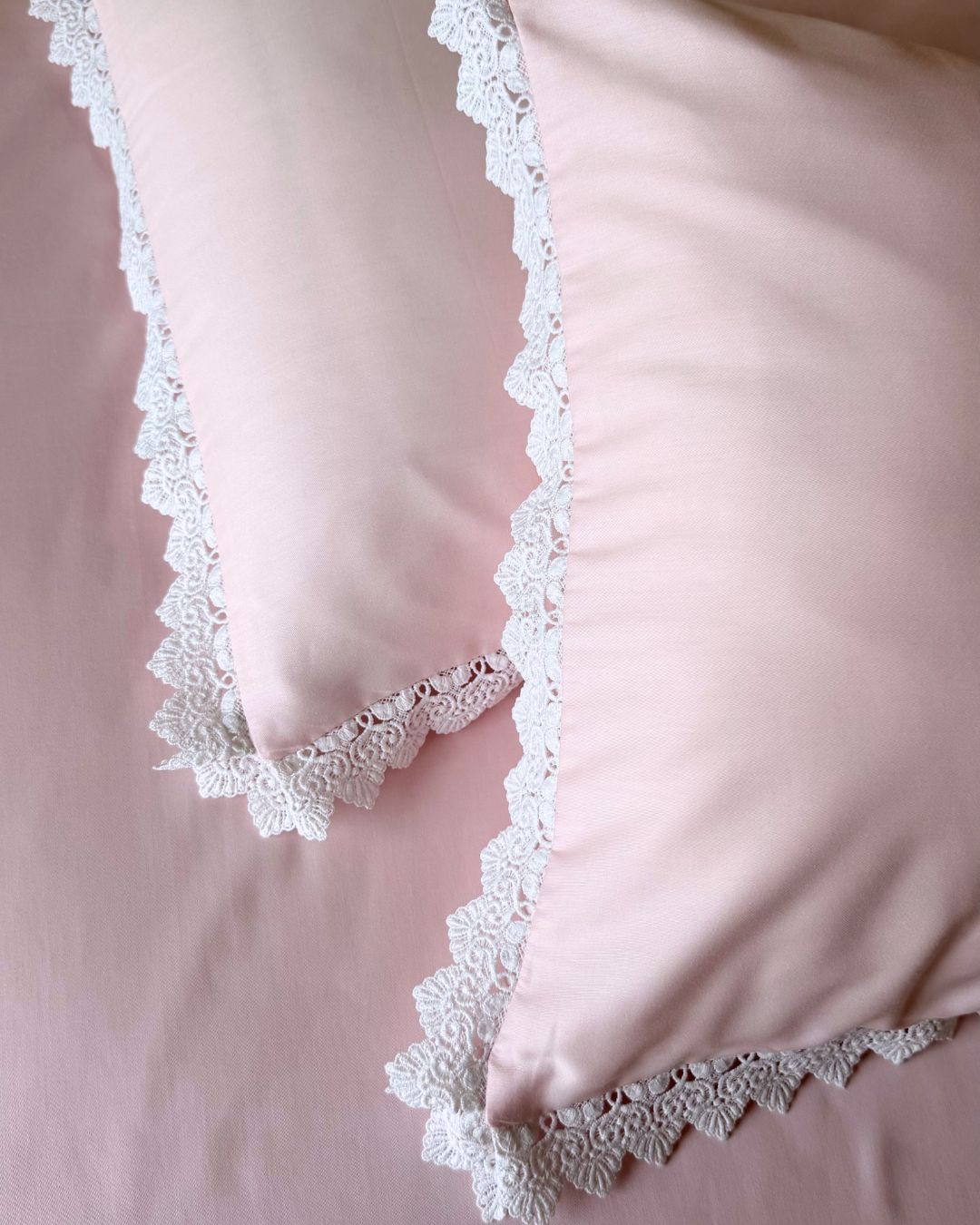 Carnation Bedsheet and Pillow Cases