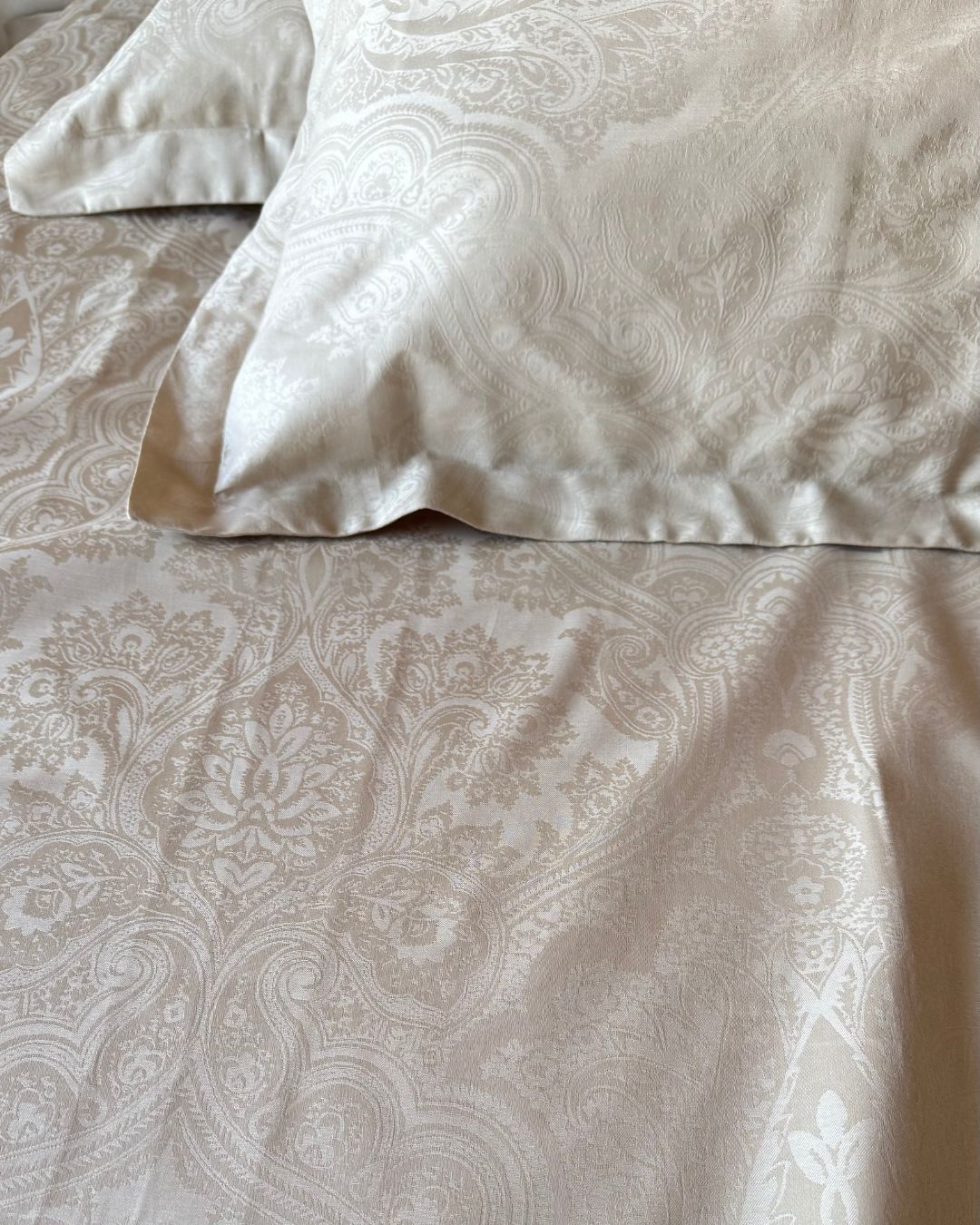 Jacquard Biscuit Bedsheet Set