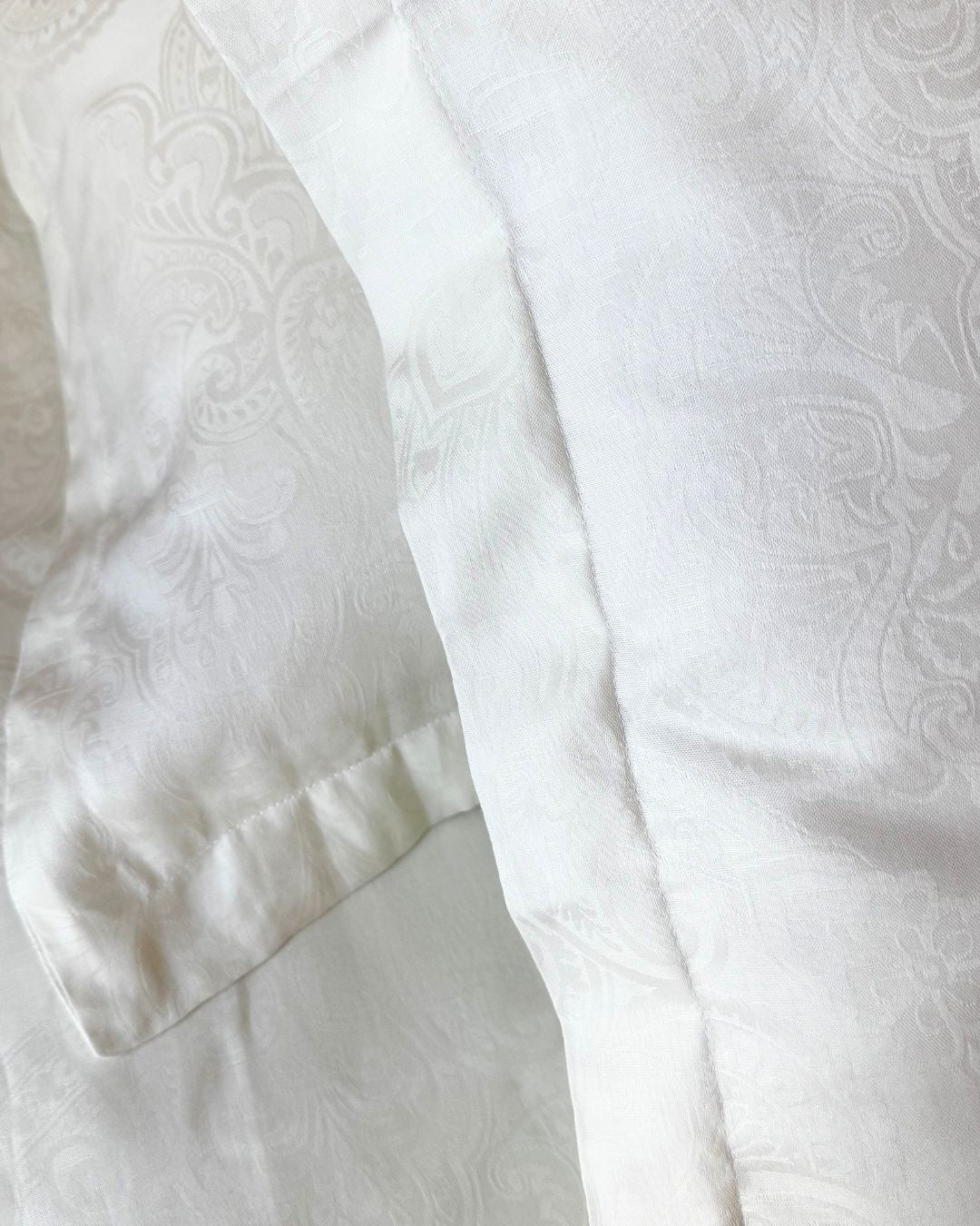 Jacquard White Bedsheet Set