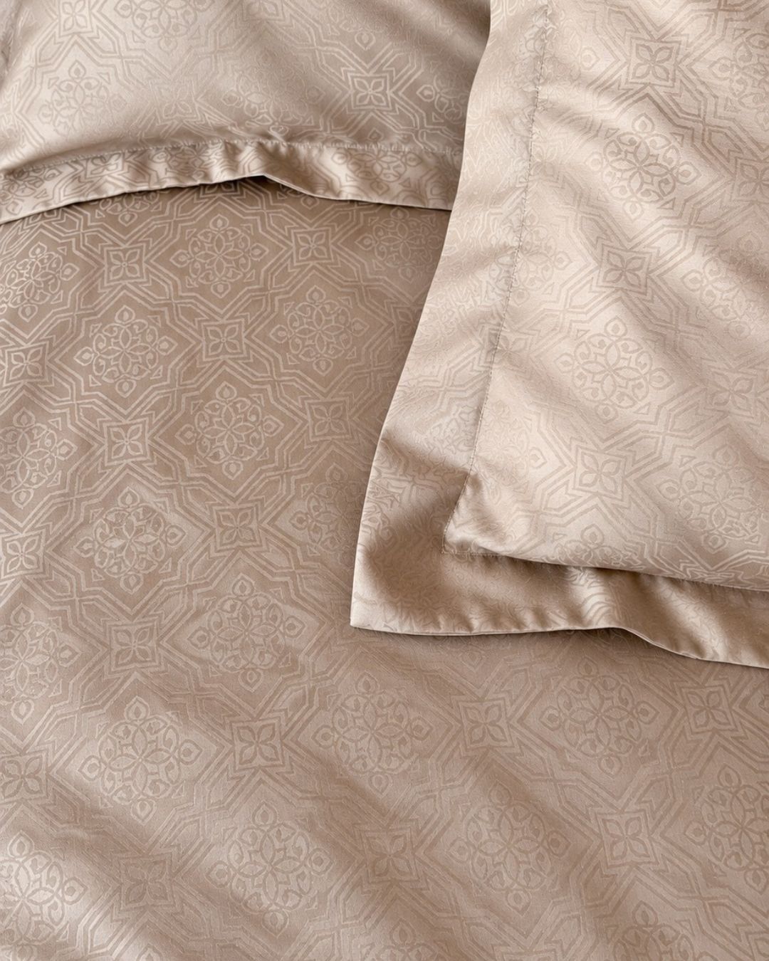 Beige Jacquard Bedsheet Set