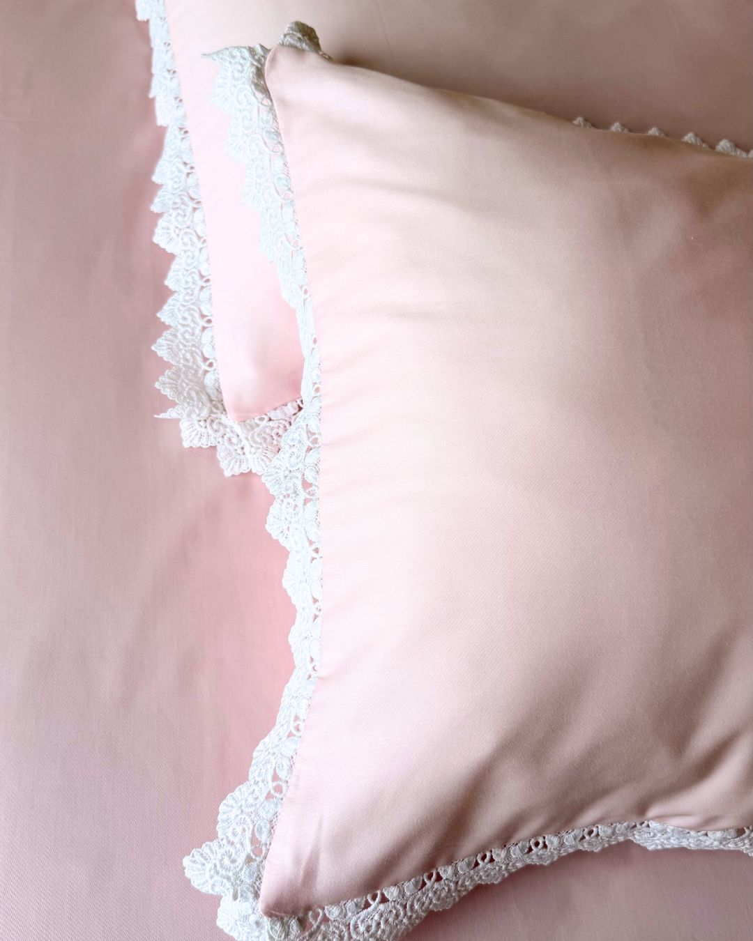 Carnation Bedsheet and Pillow Cases