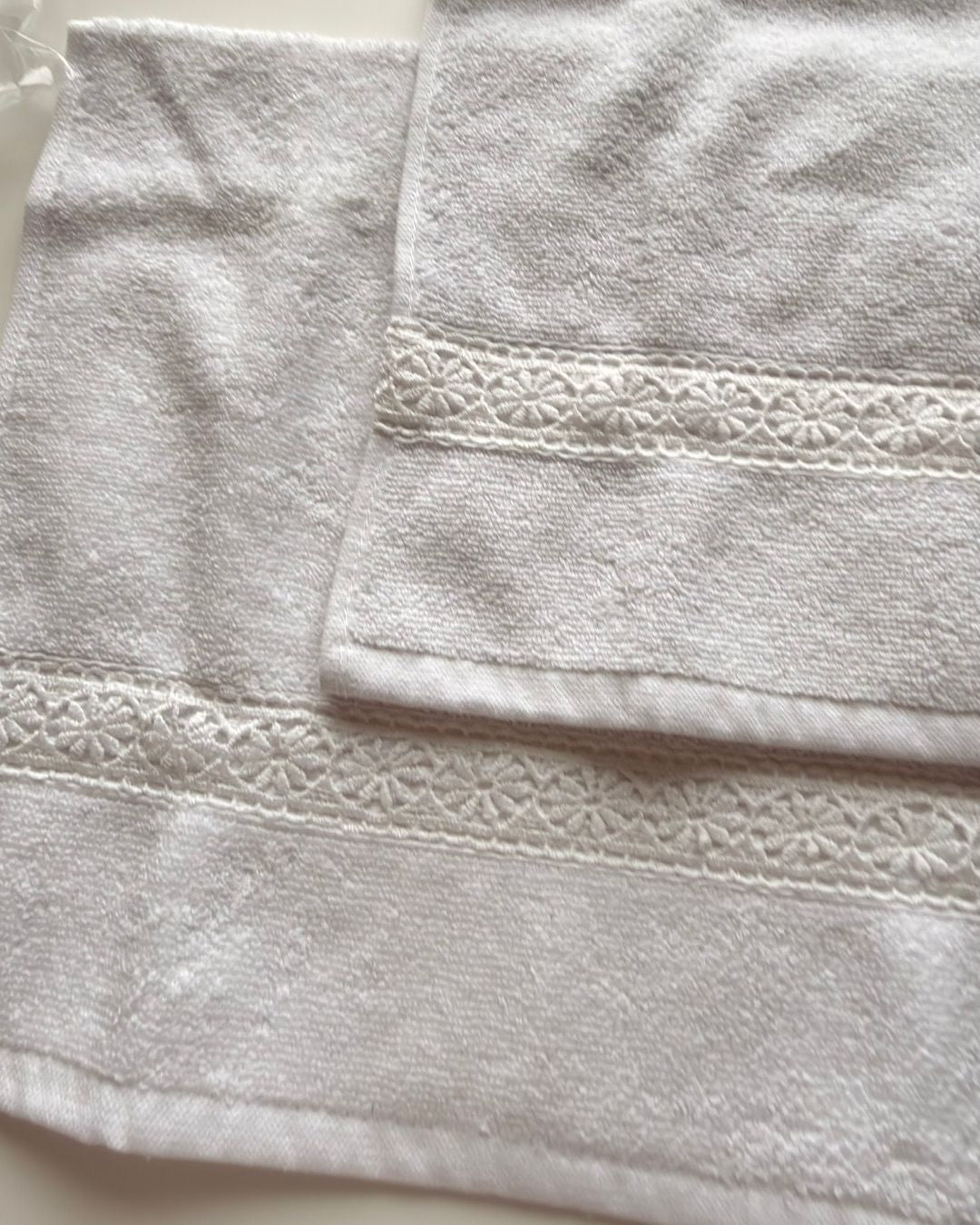 Villa Hand Towels White