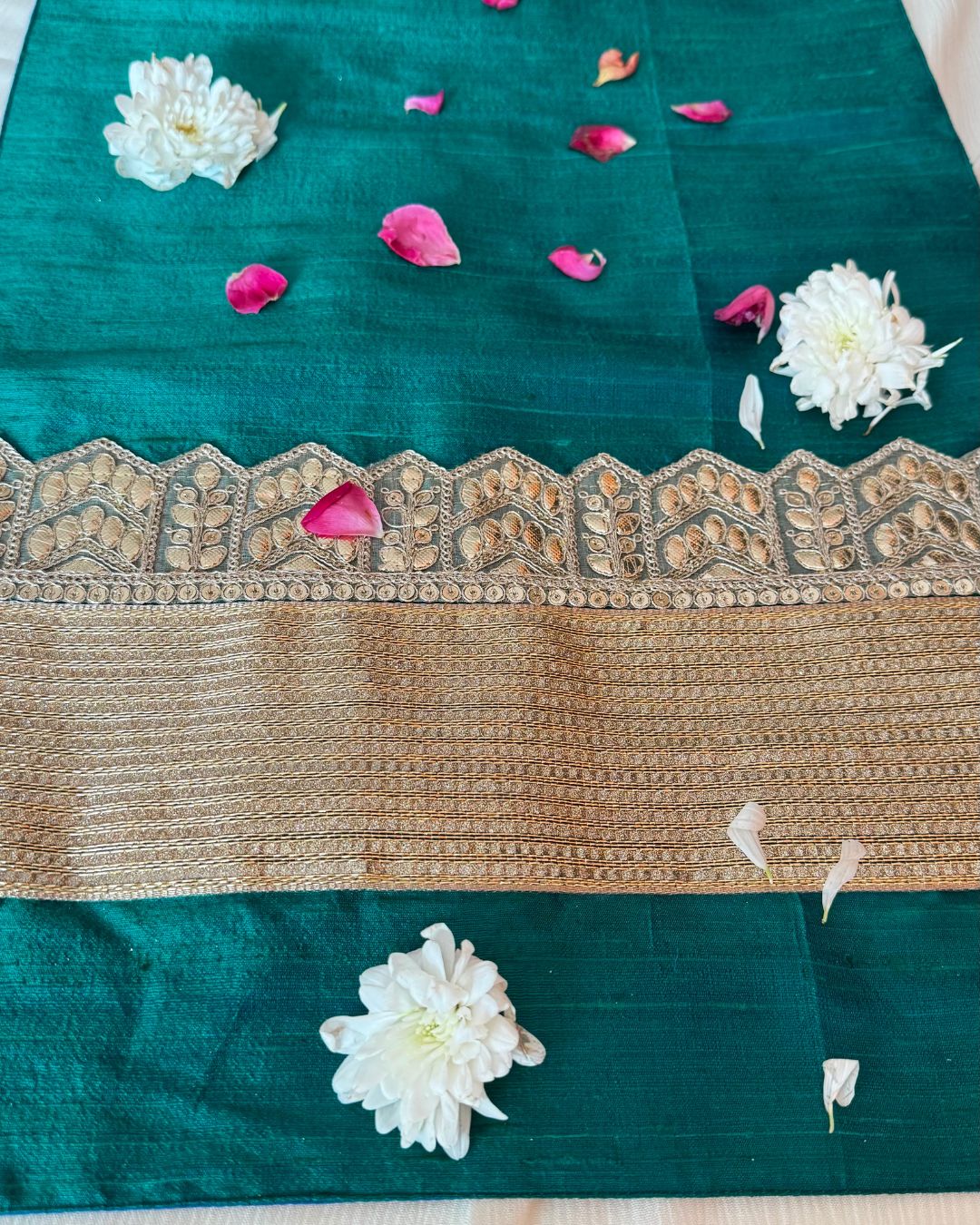 Deeya Emerald Silk Table Runner
