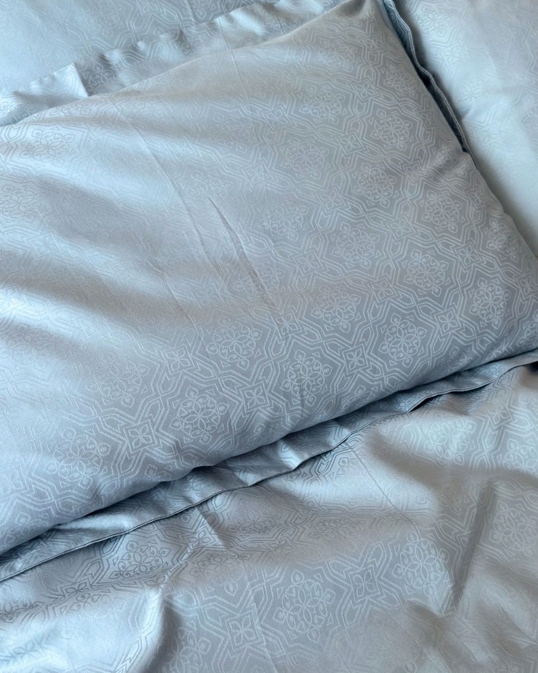 Blue Jacquard Bedsheet Set