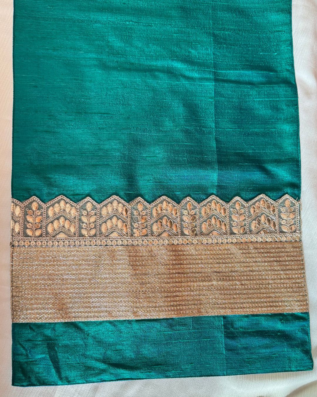 Deeya Emerald Silk Table Runner