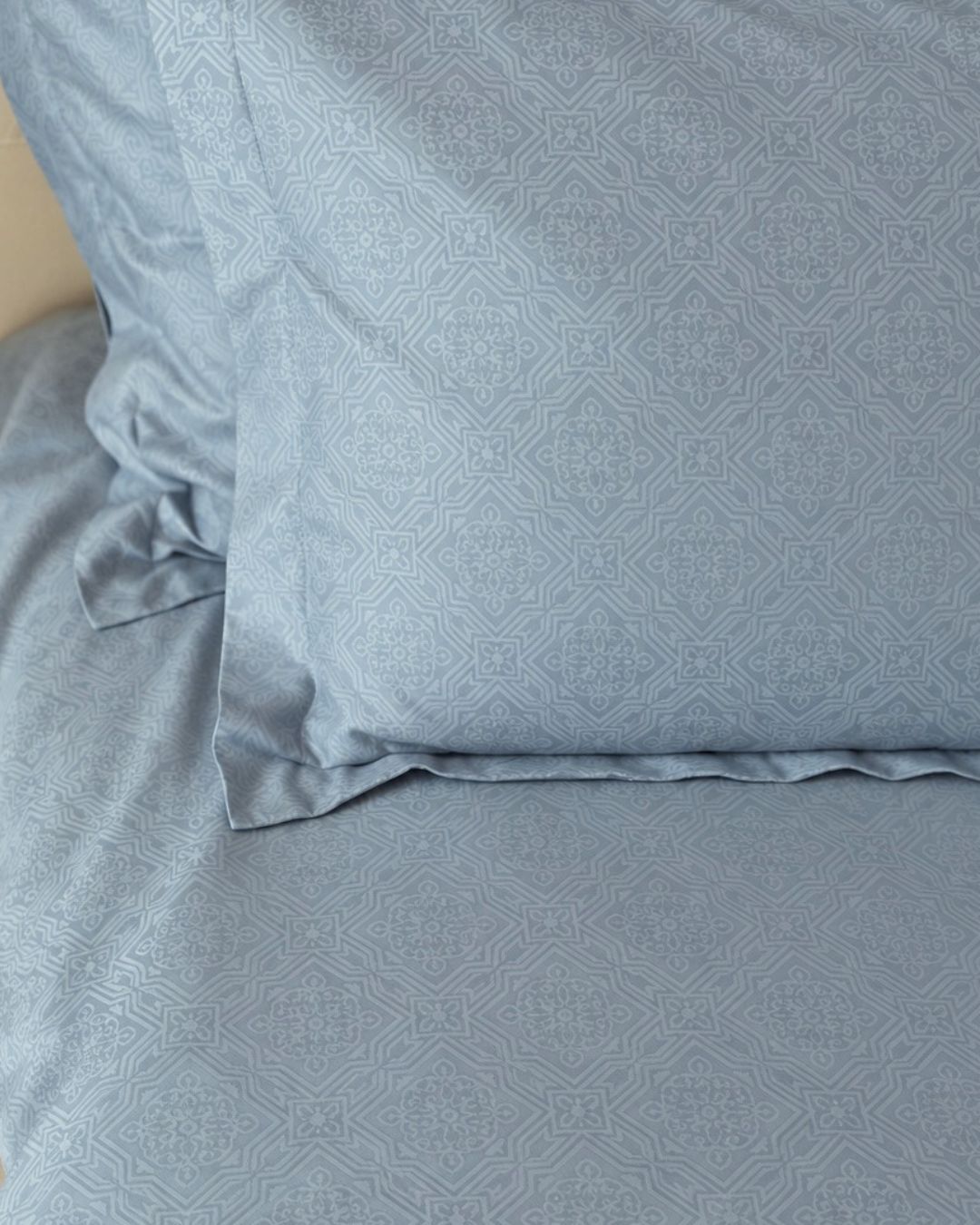 Blue Jacquard Bedsheet Set