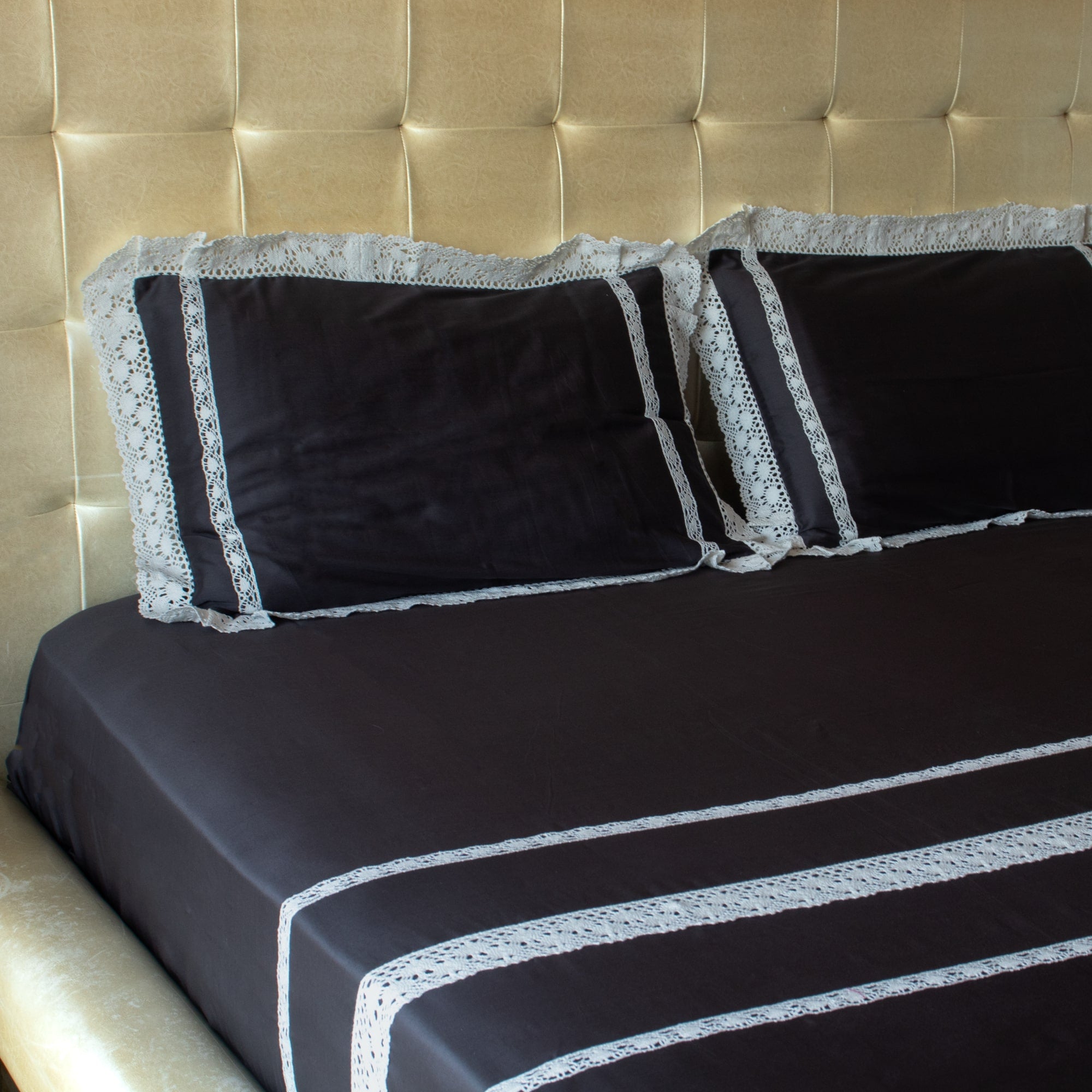 Twilight Bedsheet Set with Laces