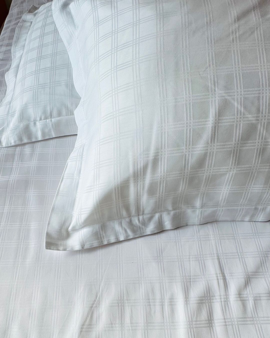 Jacquard White Checks Bedsheet Set